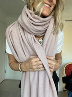 Cashmere Euro Wrap | Dusty Pink