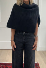 The Perfect Shrug | Four Colours