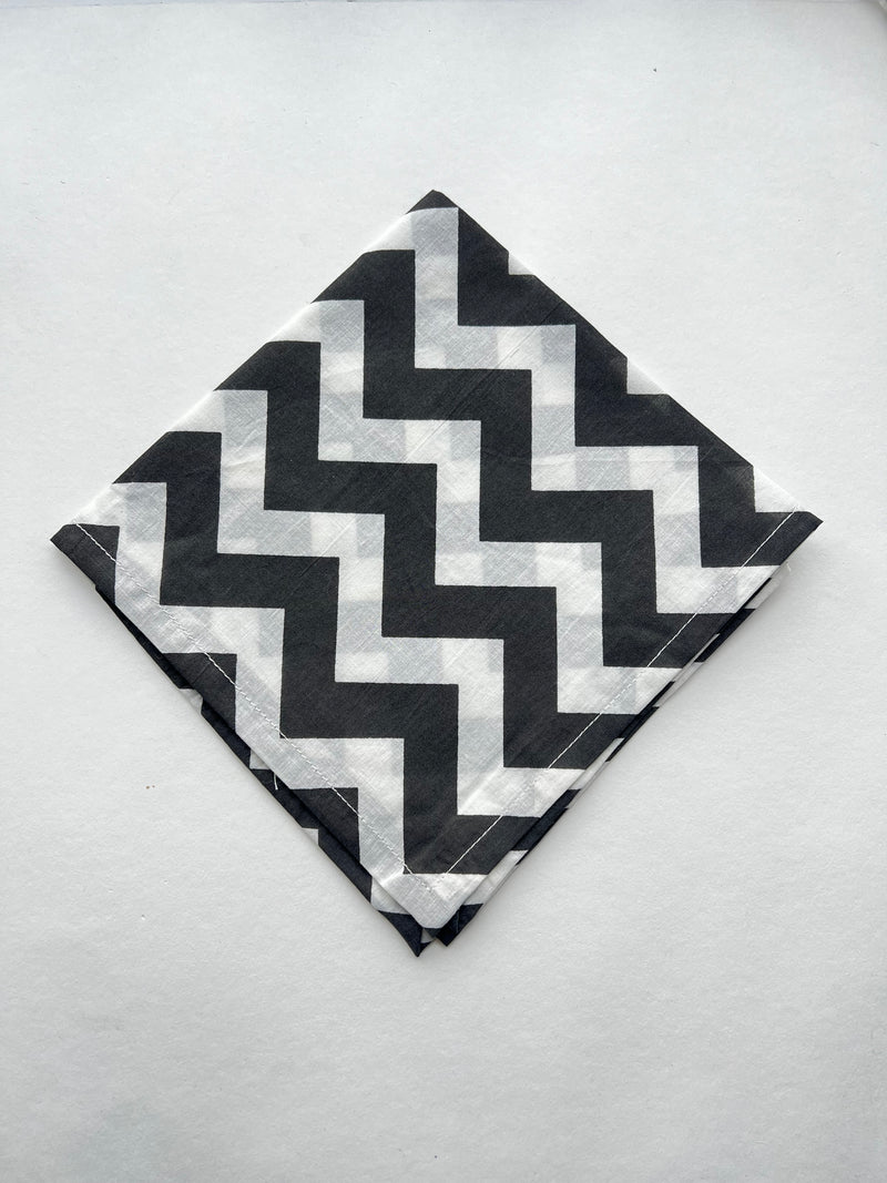 Set of Four Napkins | Black Zig Zag