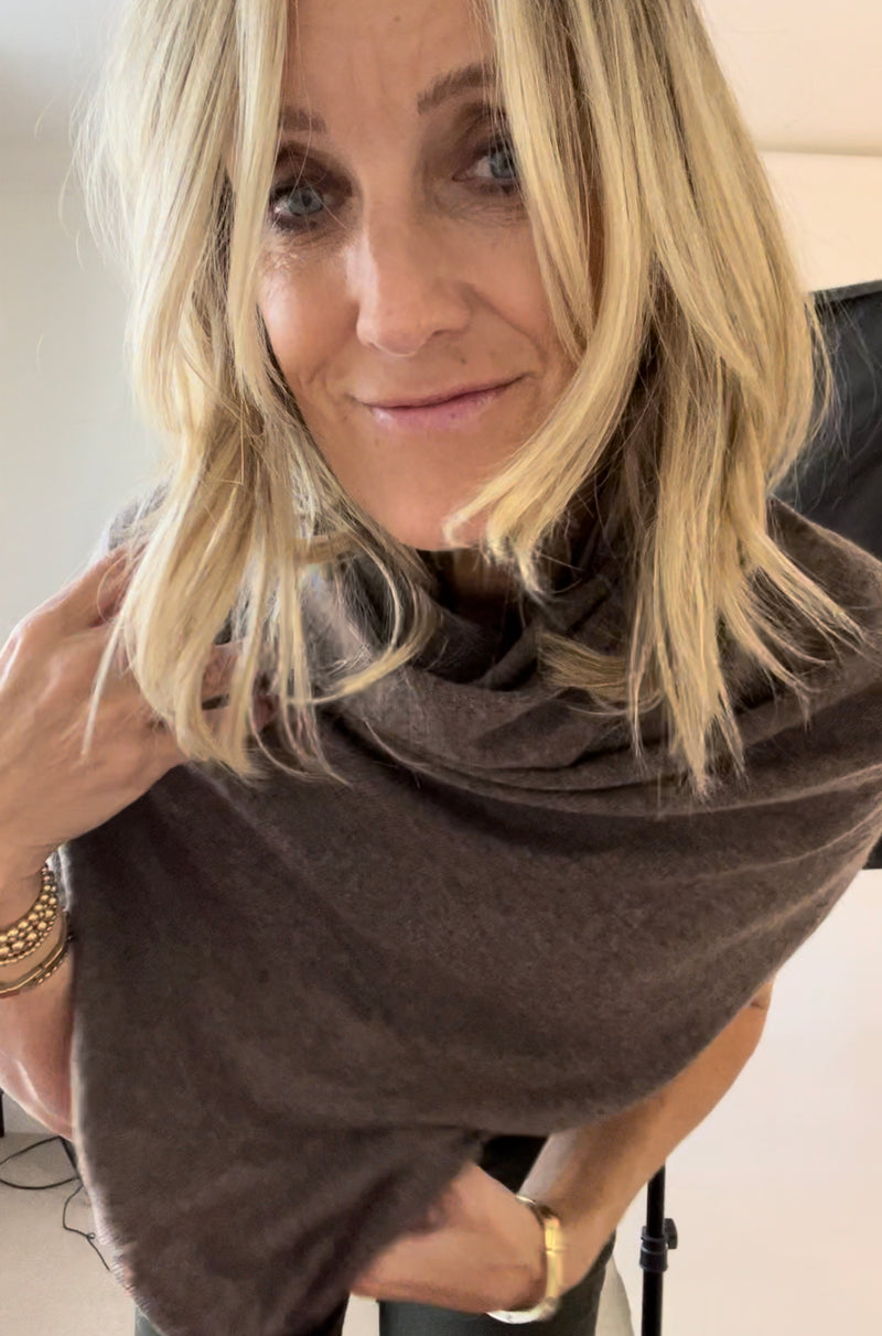Cashmere Poncho Mushroom Brown | Grizzly
