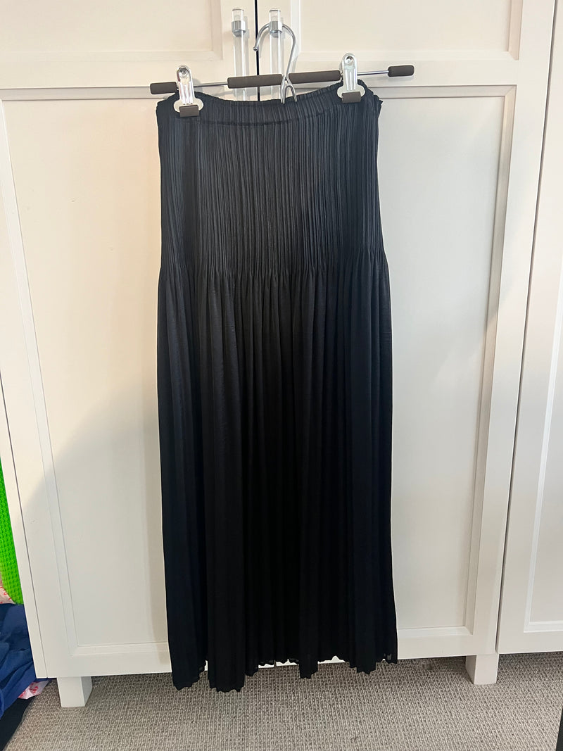 Resale - Issey Miyake Black Skirt