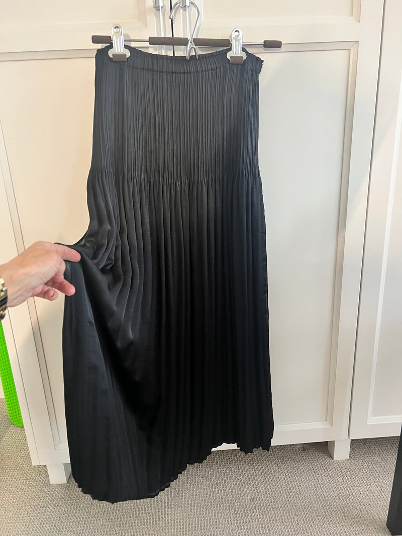 Resale - Issey Miyake Black Skirt