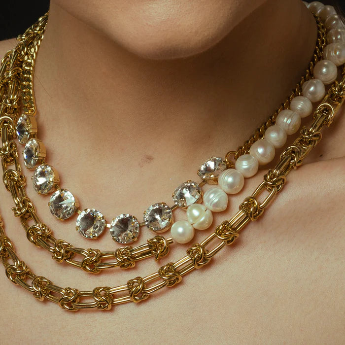 Gold and Pearl Necklace | Garcia